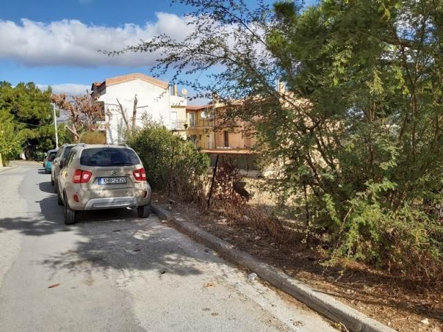 (Προς Πώληση) Αξιοποιήσιμη Γη Οικόπεδο || Ανατολική Αττική/Γέρακας - 700 τ.μ, 440.000€ 
